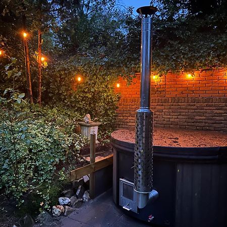 Bosboerderij De Goudsberg Met Hottub In Tuin Villa Лунтерен Екстериор снимка