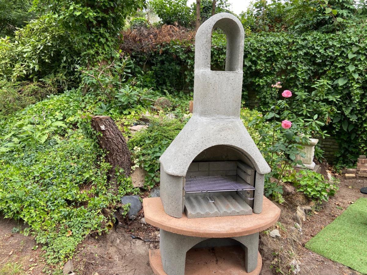 Bosboerderij De Goudsberg Met Hottub In Tuin Villa Лунтерен Екстериор снимка