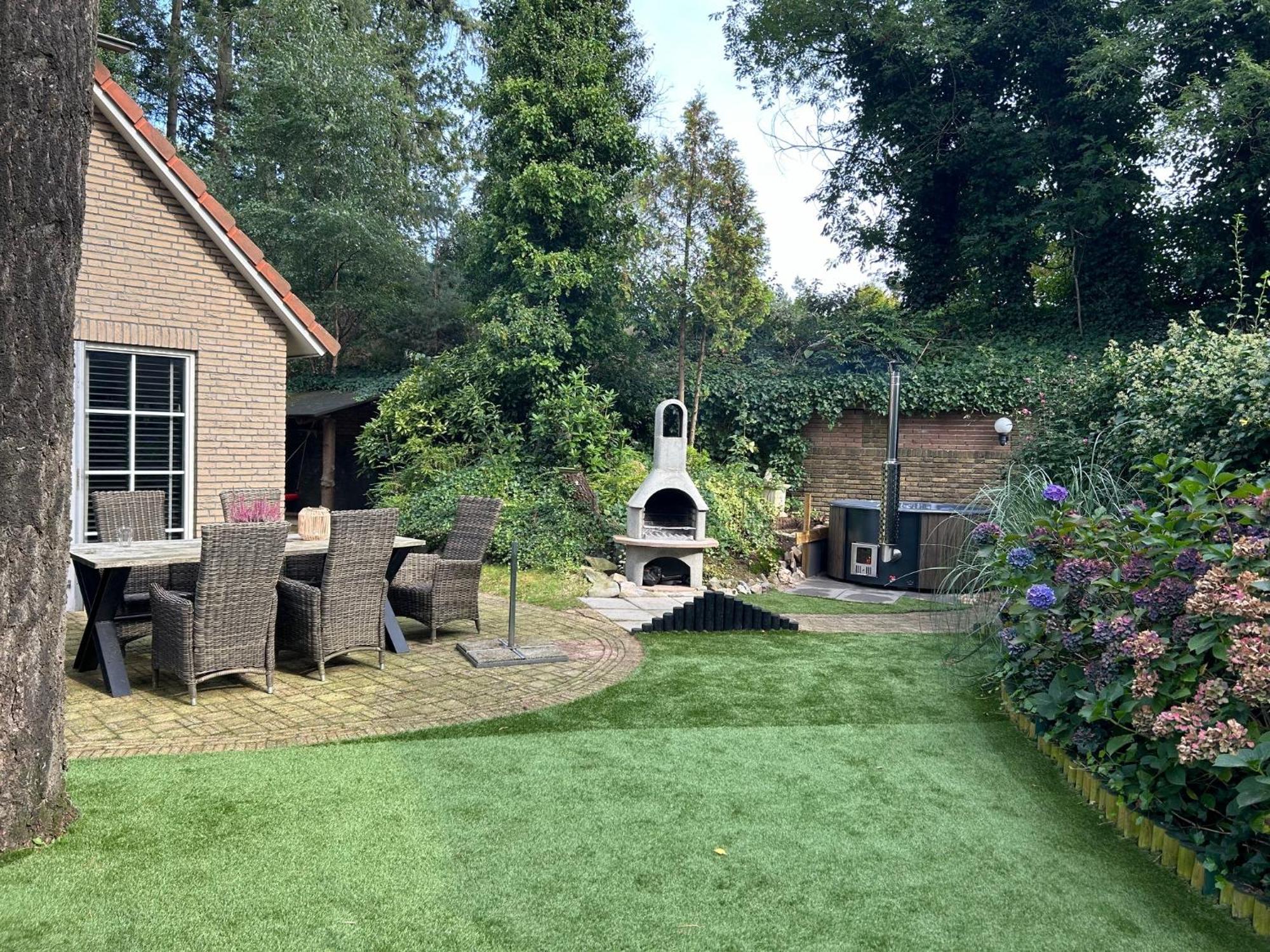 Bosboerderij De Goudsberg Met Hottub In Tuin Villa Лунтерен Екстериор снимка