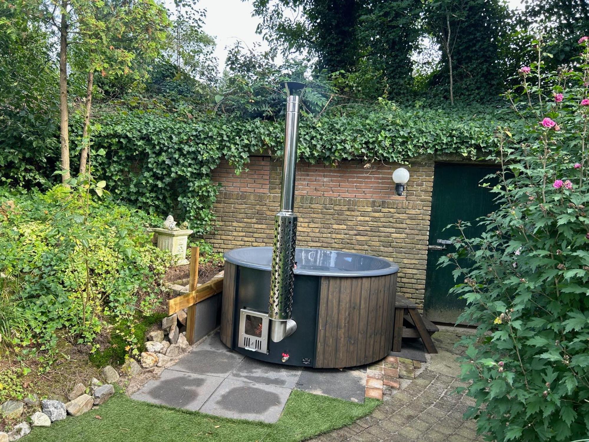 Bosboerderij De Goudsberg Met Hottub In Tuin Villa Лунтерен Екстериор снимка